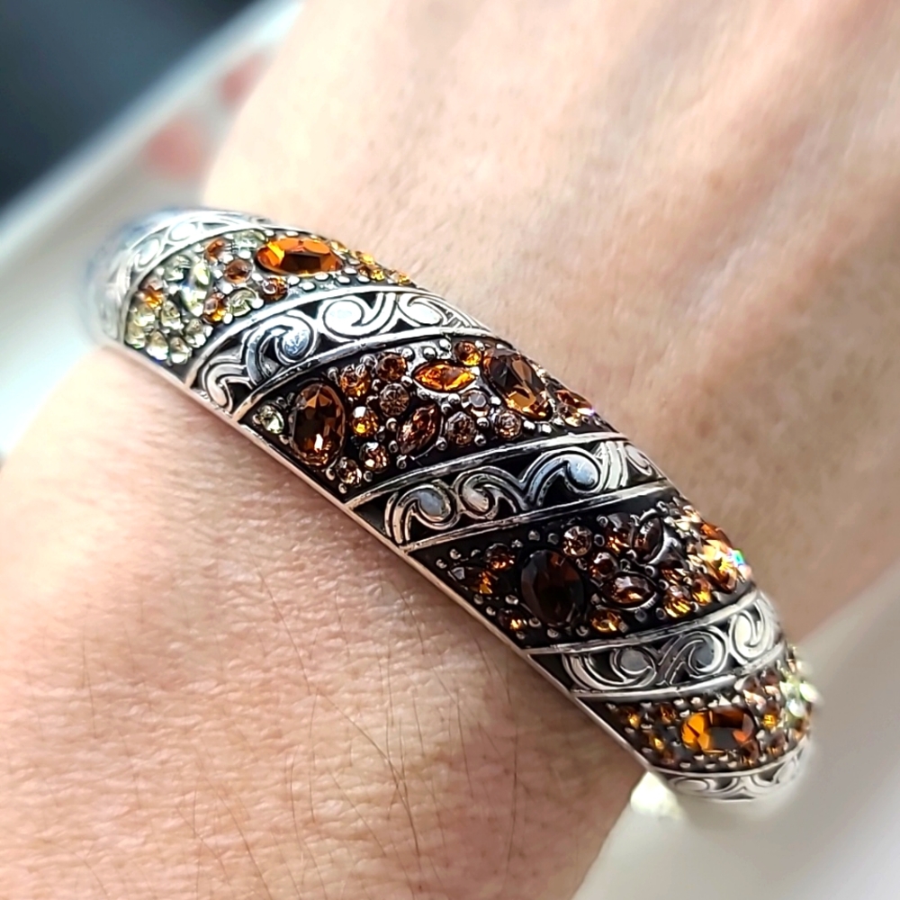 $98 Brighton "CRYSTAL VOYAGE" Retired Swarovski Crystal Hinged Bangle in Topaz!